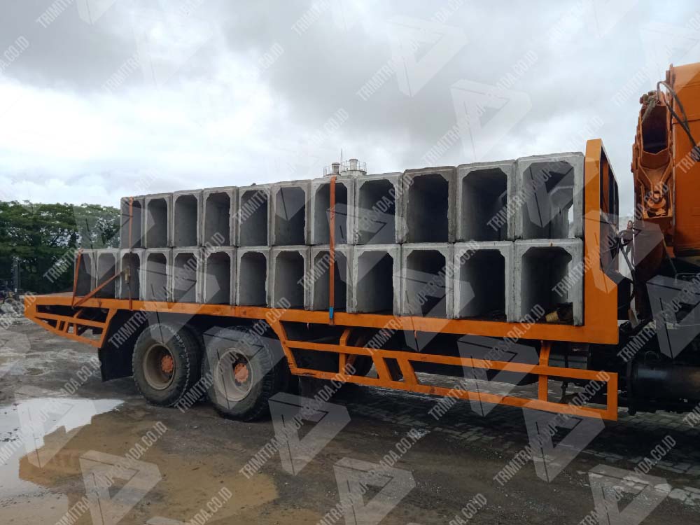 mobilisasi saluran uditch beton