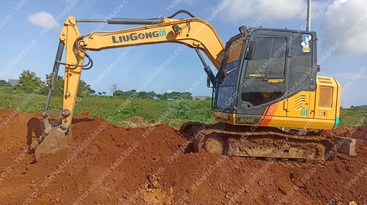 rental excavator makassar pc75